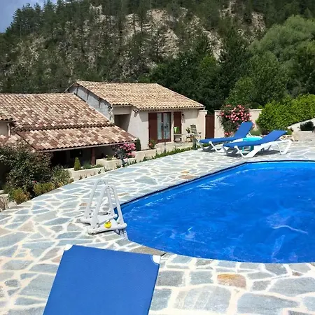 Mas Du Verdon Bed and Breakfast 5*